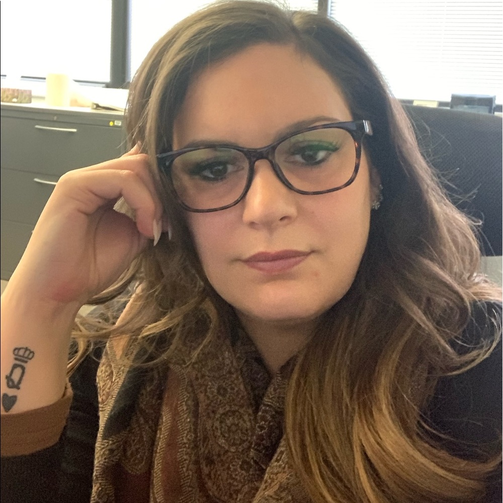 Meet your Posher, Holly